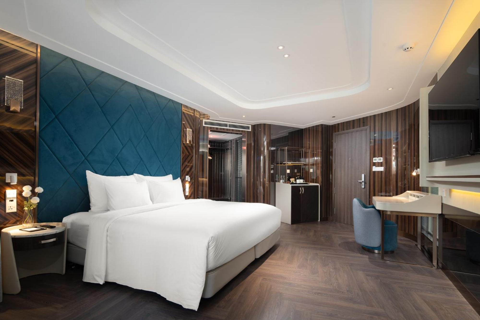 Hotel Grand Pioneers Halong Bay Cruise 1 Hạ Long Exterior foto