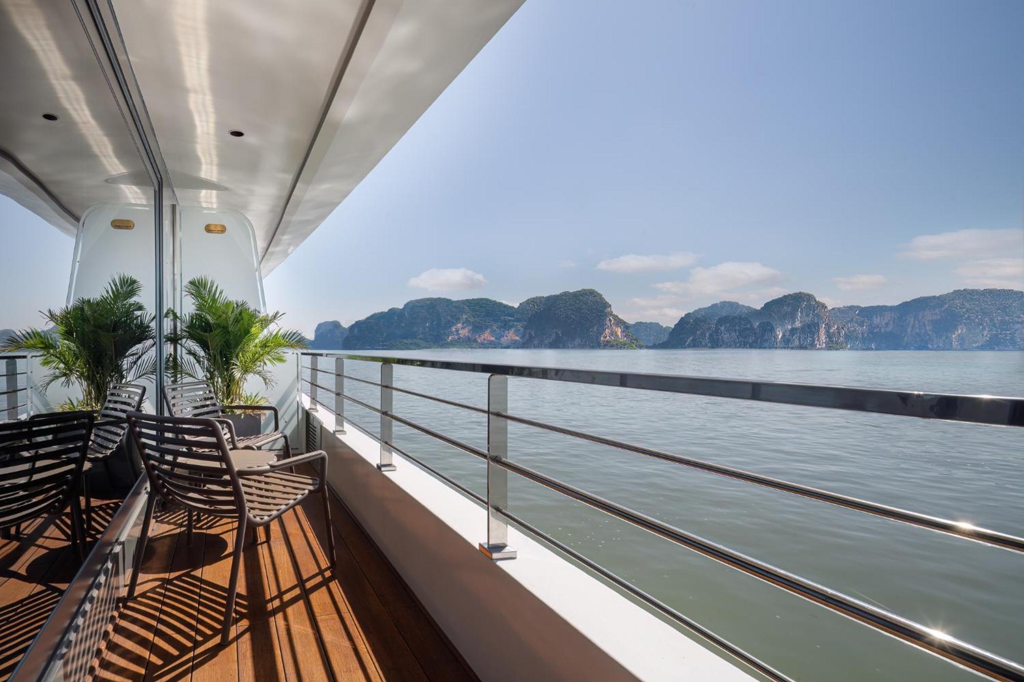 Hotel Grand Pioneers Halong Bay Cruise 1 Hạ Long Exterior foto