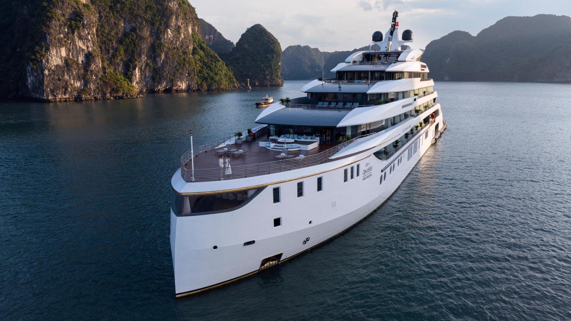 Hotel Grand Pioneers Halong Bay Cruise 1 Hạ Long Exterior foto